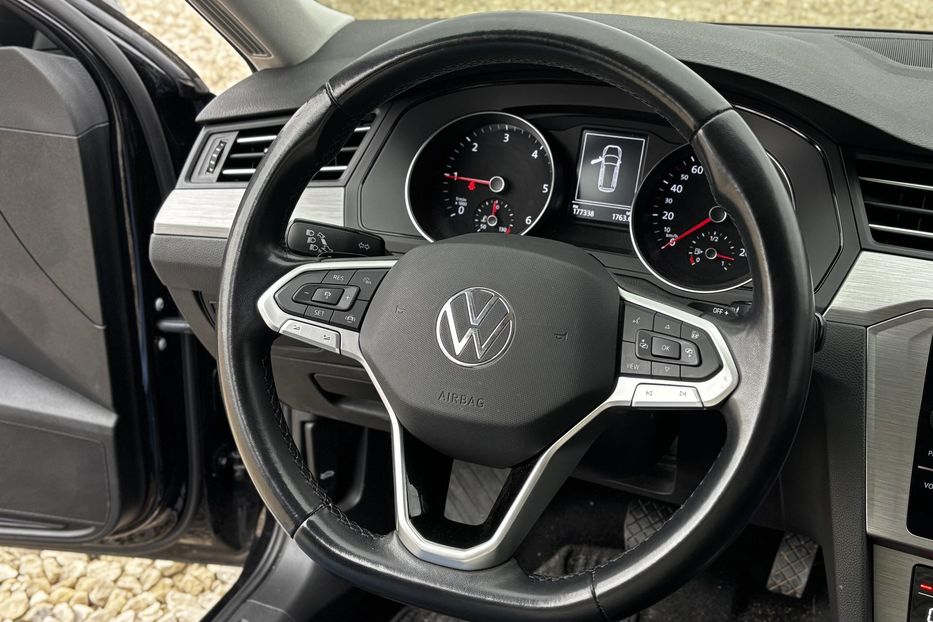 Продам Volkswagen Passat B8 2021 года в Львове