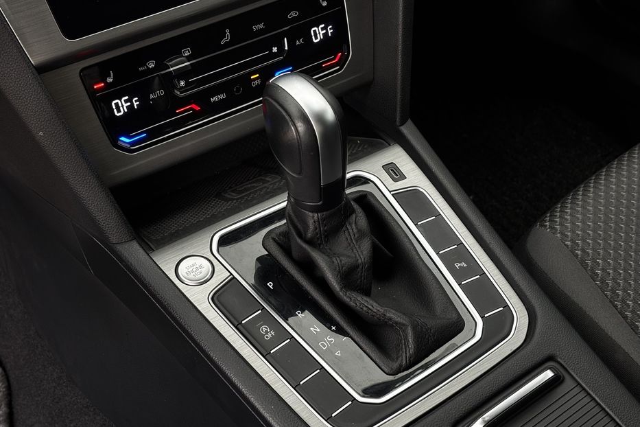 Продам Volkswagen Passat B8 2021 года в Львове