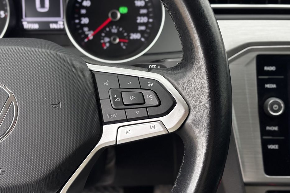 Продам Volkswagen Passat B8 2021 года в Львове