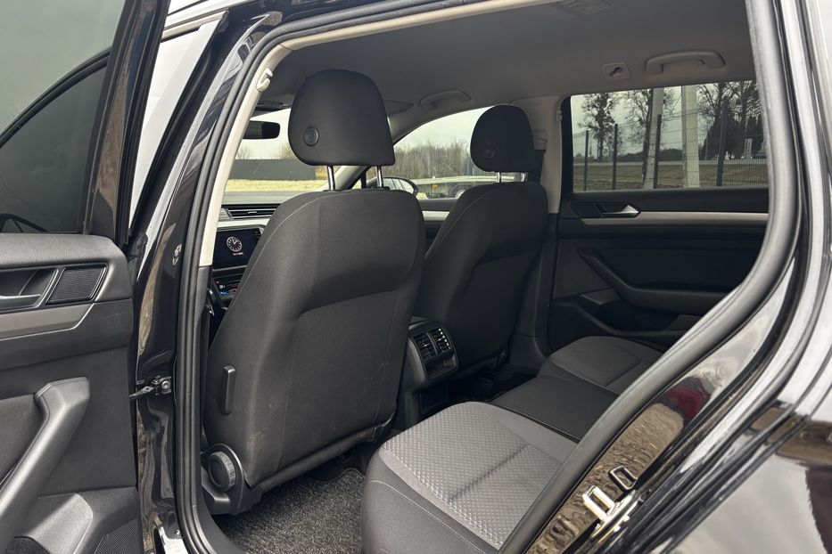 Продам Volkswagen Passat B8 2021 года в Львове