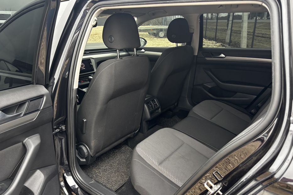 Продам Volkswagen Passat B8 2021 года в Львове