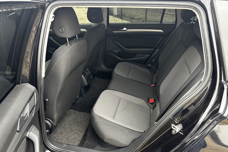 Продам Volkswagen Passat B8 2021 года в Львове