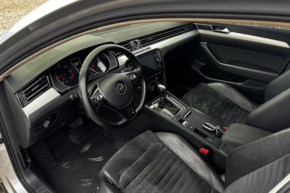 Продам Volkswagen Passat B8 2018 года в Львове