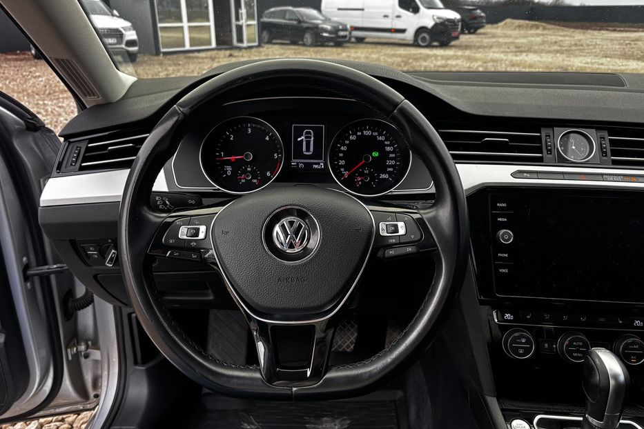 Продам Volkswagen Passat B8 2018 года в Львове
