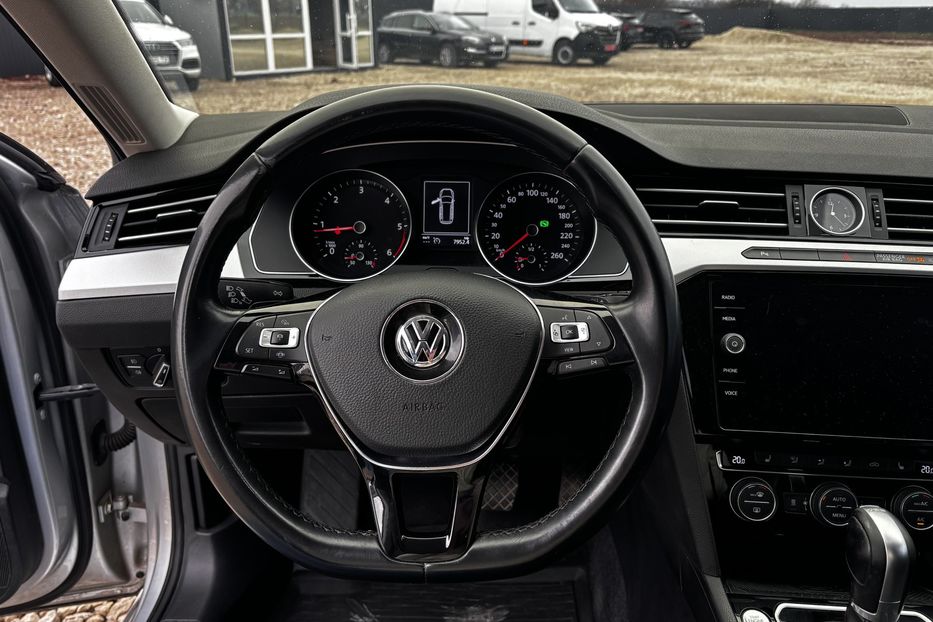 Продам Volkswagen Passat B8 2018 года в Львове