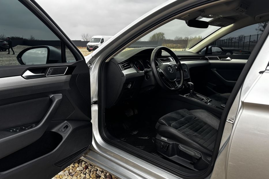 Продам Volkswagen Passat B8 2018 года в Львове