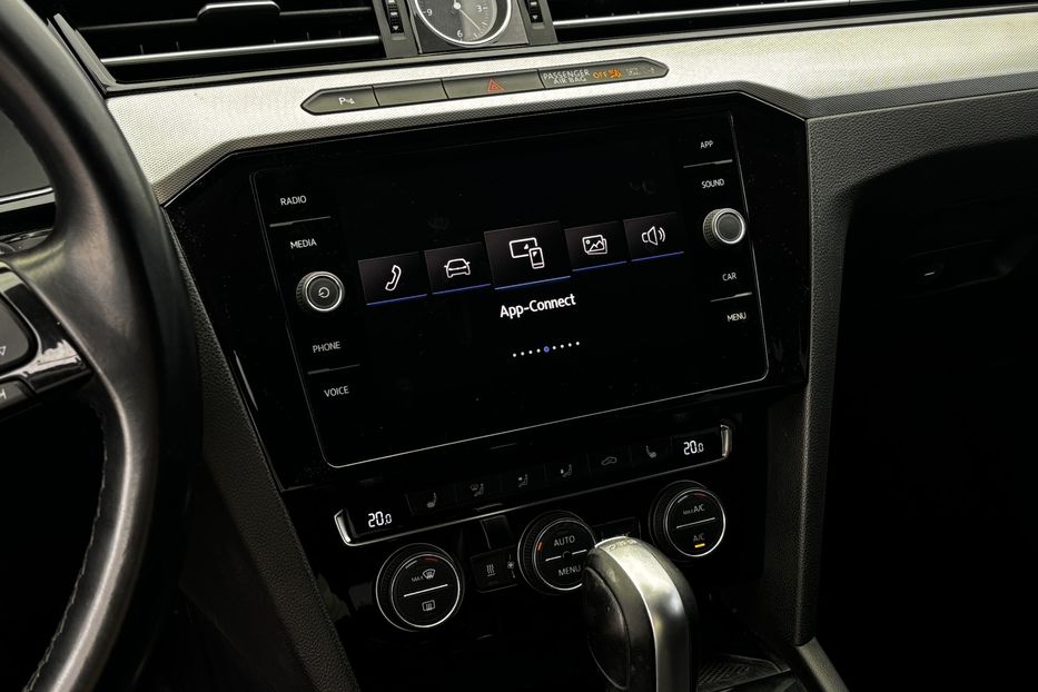 Продам Volkswagen Passat B8 2018 года в Львове