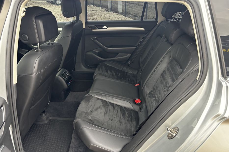 Продам Volkswagen Passat B8 2018 года в Львове
