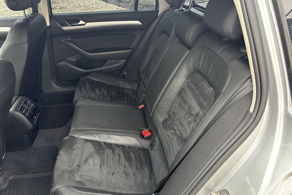 Продам Volkswagen Passat B8 2018 года в Львове