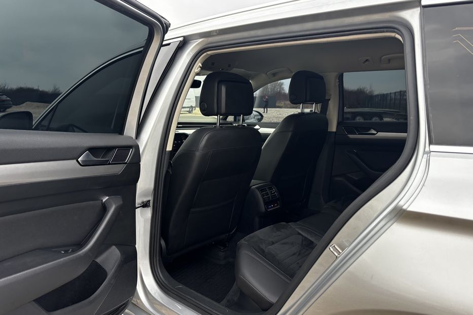 Продам Volkswagen Passat B8 2018 года в Львове