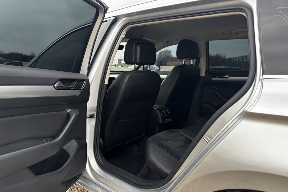 Продам Volkswagen Passat B8 2018 года в Львове