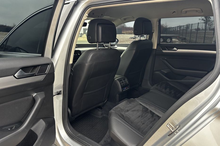 Продам Volkswagen Passat B8 2018 года в Львове