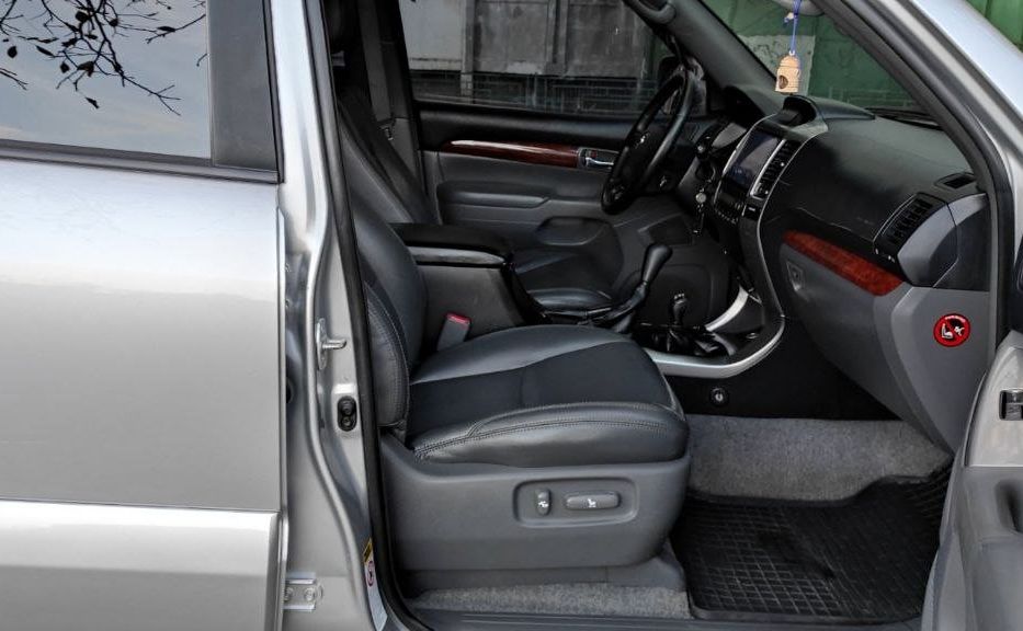 Продам Toyota Land Cruiser Prado офицал 2006 года в Одессе