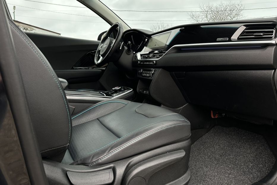 Продам Kia Niro 64кВт Макс.комплектація! 2022 года в Львове