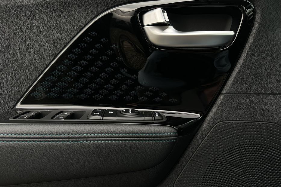 Продам Kia Niro 64кВт Макс.комплектація! 2022 года в Львове