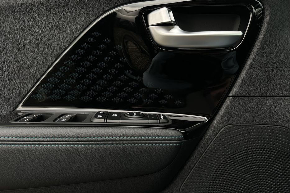 Продам Kia Niro 64кВт Макс.комплектація! 2022 года в Львове