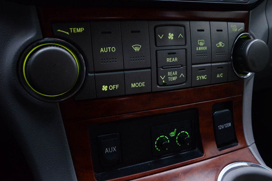 Продам Toyota Highlander 3.5 AT 4WD 270 л.с. 2008 года в Киеве