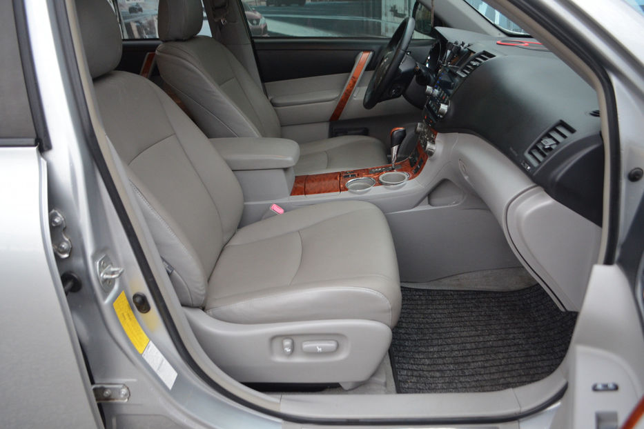 Продам Toyota Highlander 3.5 AT 4WD 270 л.с. 2008 года в Киеве