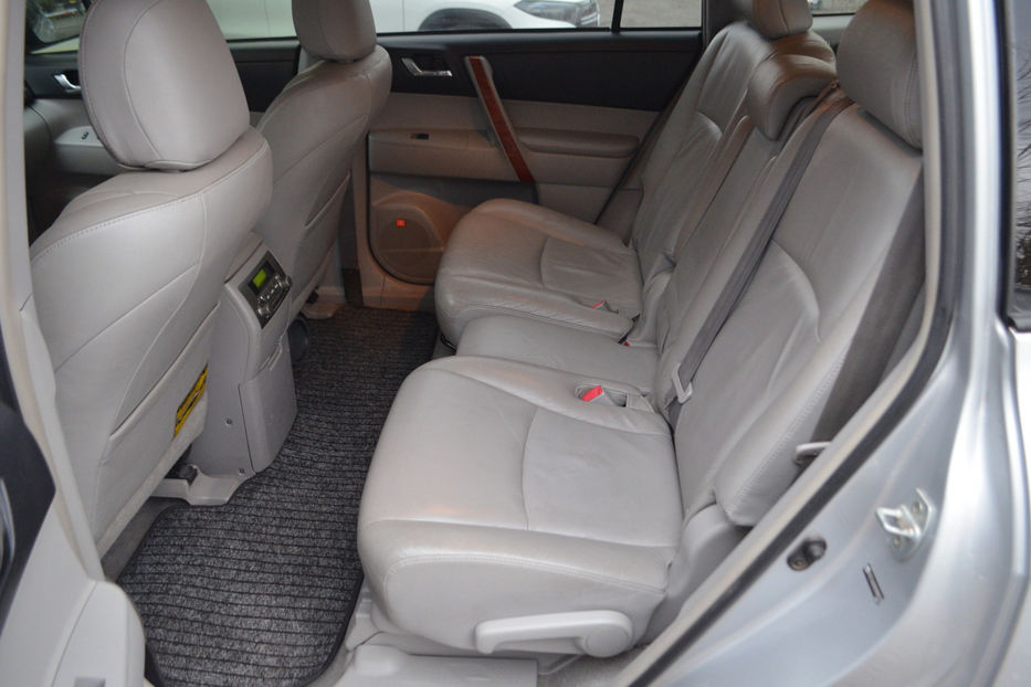 Продам Toyota Highlander 3.5 AT 4WD 270 л.с. 2008 года в Киеве