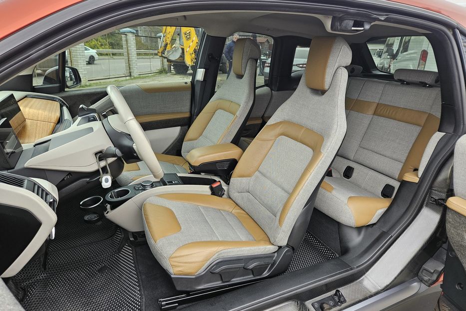 Продам BMW I3 2015 года в Киеве
