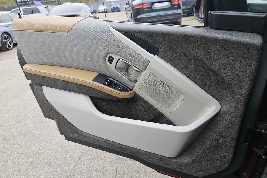 Продам BMW I3 2015 года в Киеве