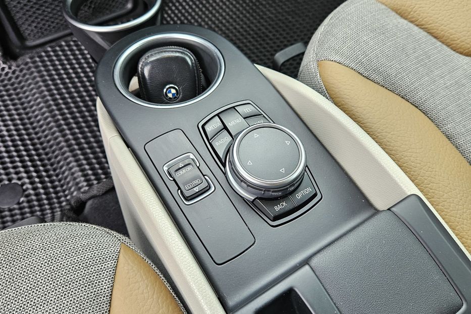 Продам BMW I3 2015 года в Киеве