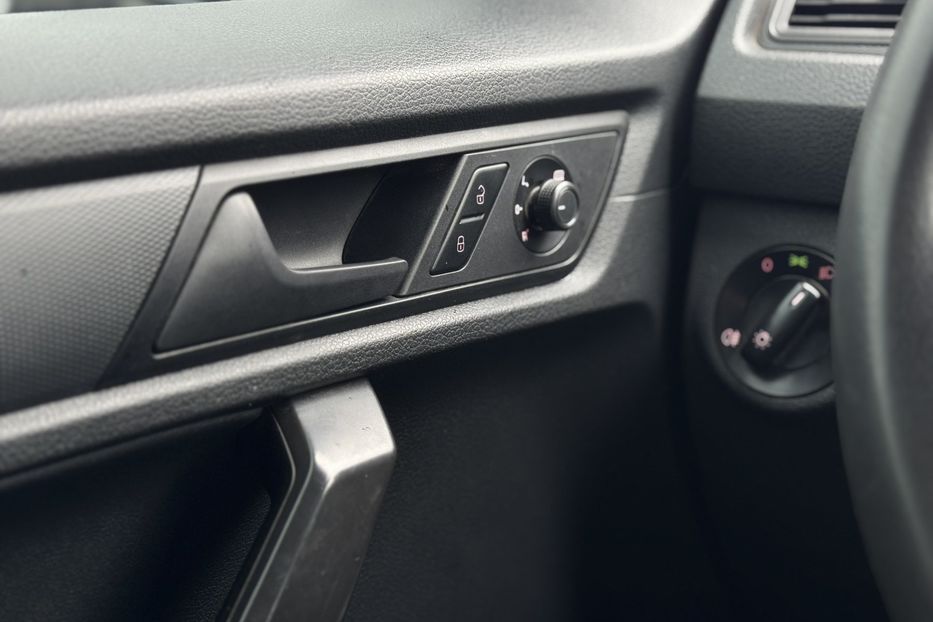 Продам Volkswagen Caddy пасс. COMIS 2017 года в г. Умань, Черкасская область