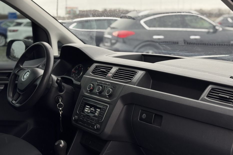 Продам Volkswagen Caddy пасс. COMIS 2017 года в г. Умань, Черкасская область