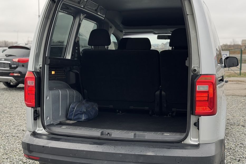 Продам Volkswagen Caddy пасс. COMIS 2017 года в г. Умань, Черкасская область