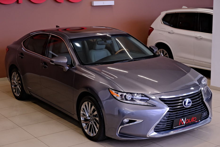 Продам Lexus ES 300 Hybrid 2014 года в Одессе