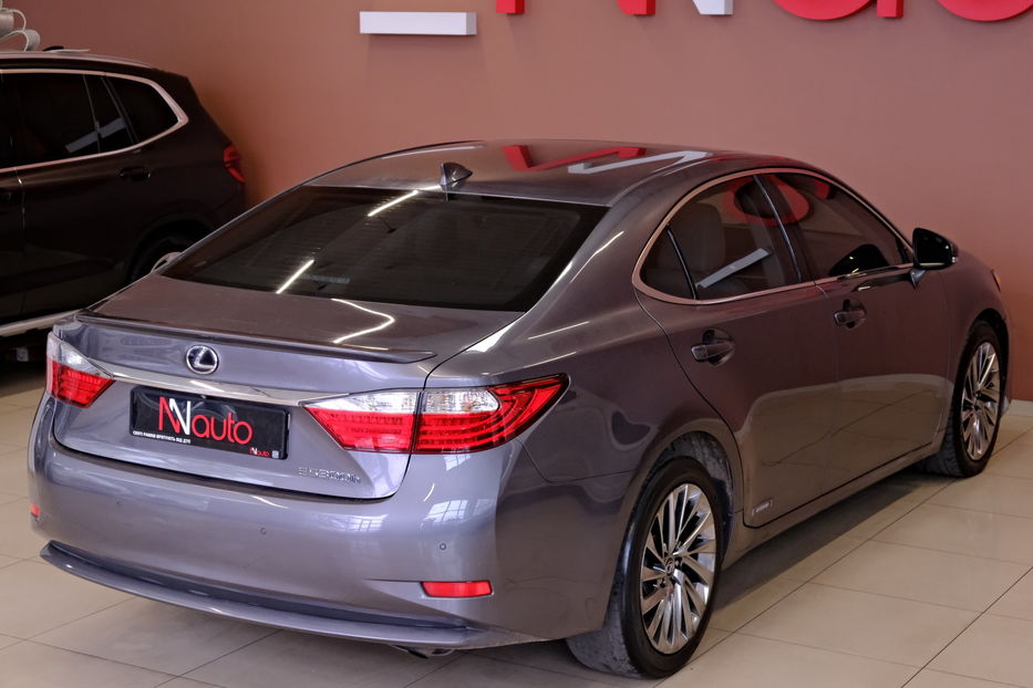 Продам Lexus ES 300 Hybrid 2014 года в Одессе