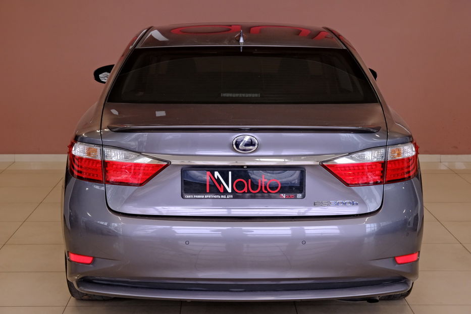 Продам Lexus ES 300 Hybrid 2014 года в Одессе