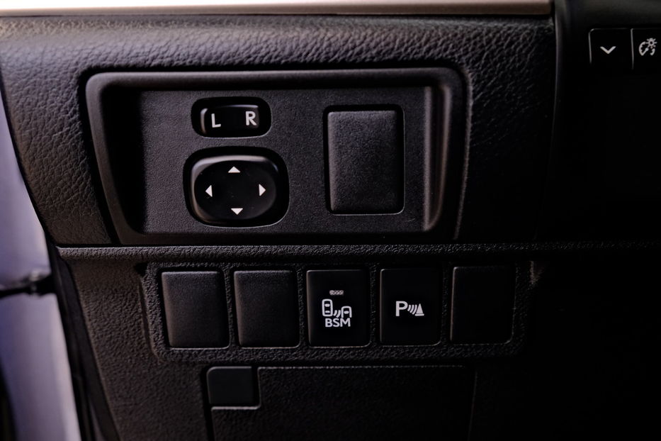 Продам Lexus ES 300 Hybrid 2014 года в Одессе