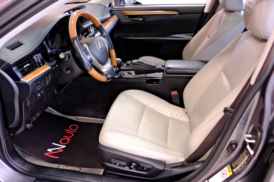 Продам Lexus ES 300 Hybrid 2014 года в Одессе