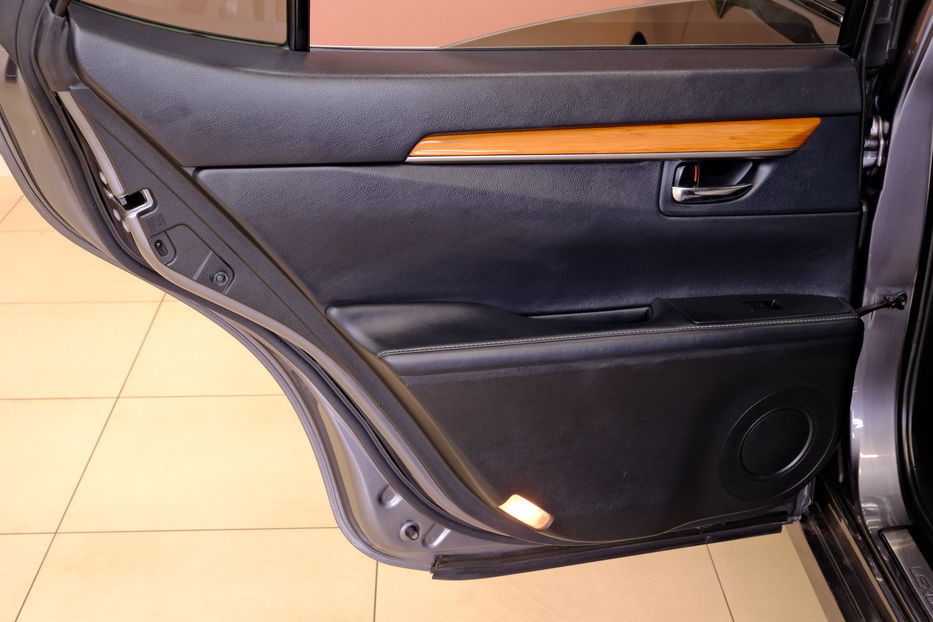 Продам Lexus ES 300 Hybrid 2014 года в Одессе