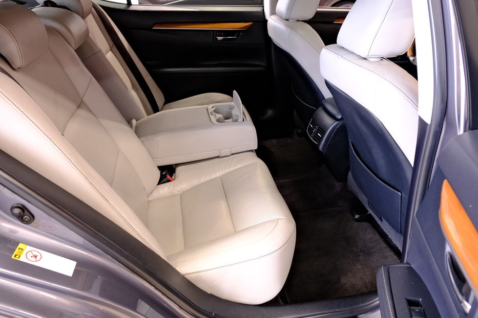 Продам Lexus ES 300 Hybrid 2014 года в Одессе