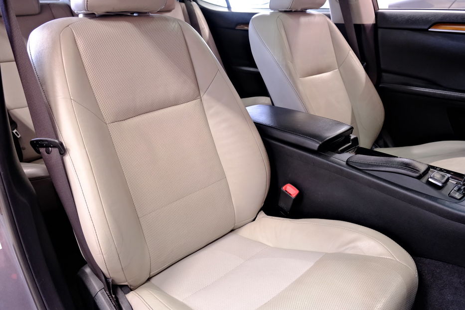 Продам Lexus ES 300 Hybrid 2014 года в Одессе