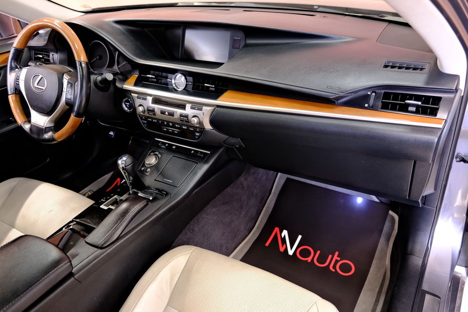 Продам Lexus ES 300 Hybrid 2014 года в Одессе