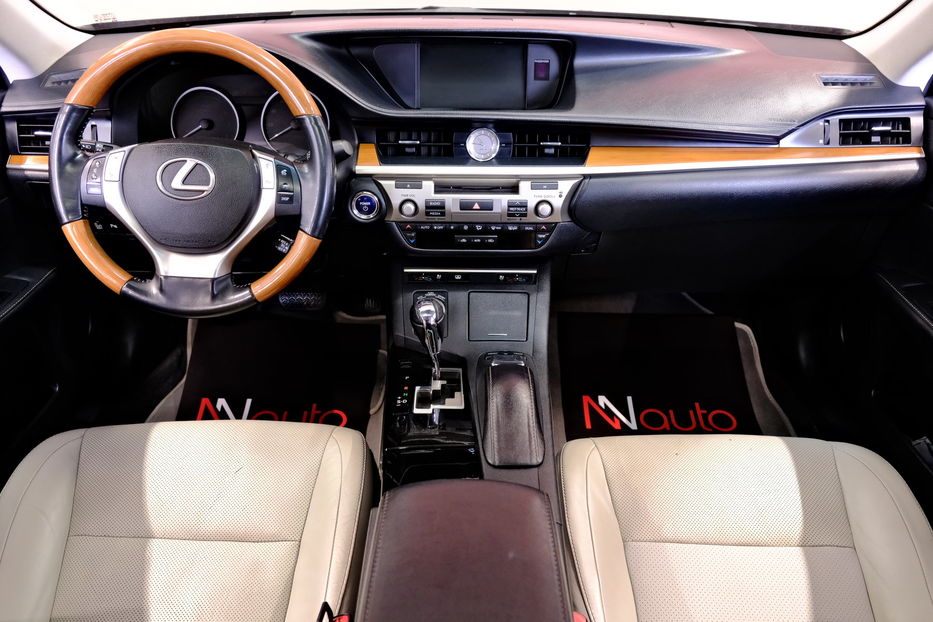 Продам Lexus ES 300 Hybrid 2014 года в Одессе