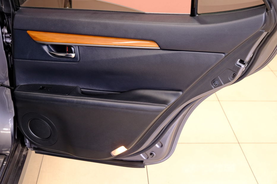 Продам Lexus ES 300 Hybrid 2014 года в Одессе