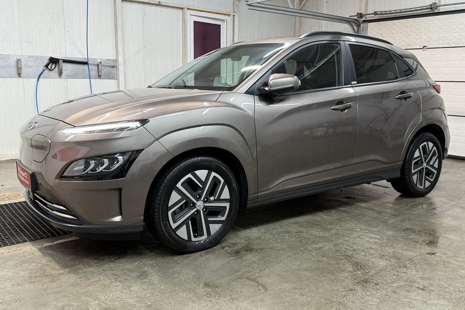 Продам Hyundai Kona 64kWhМакс.комплектація PREMIUM 2021 года в Львове