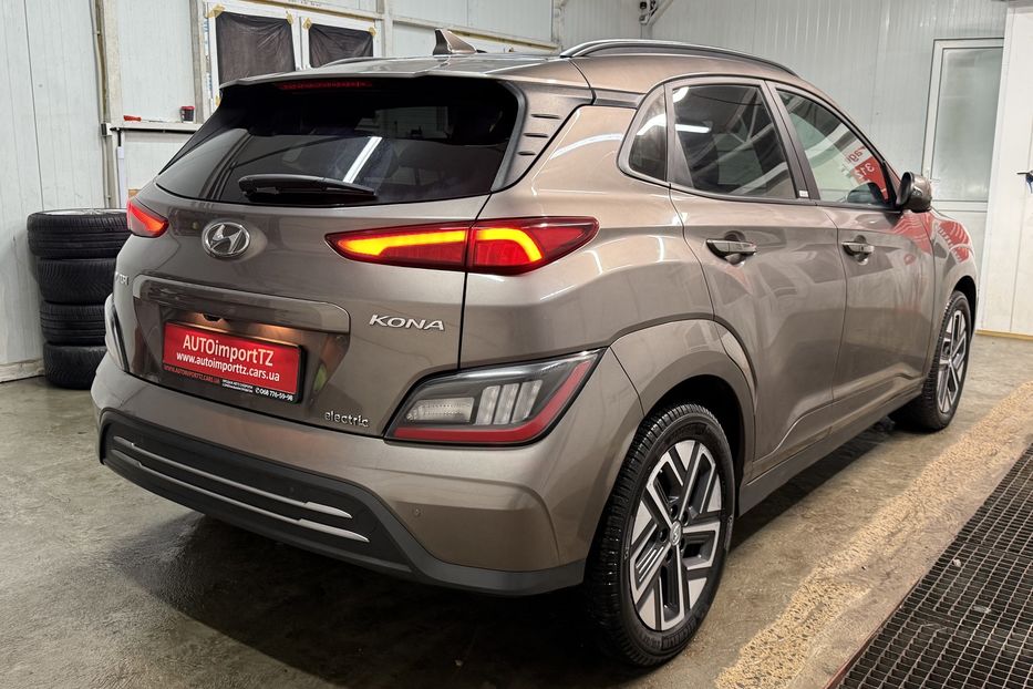 Продам Hyundai Kona 64kWhМакс.комплектація PREMIUM 2021 года в Львове