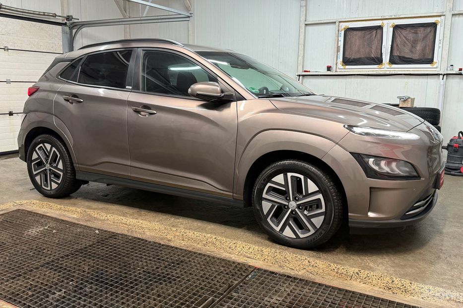 Продам Hyundai Kona 64kWhМакс.комплектація PREMIUM 2021 года в Львове
