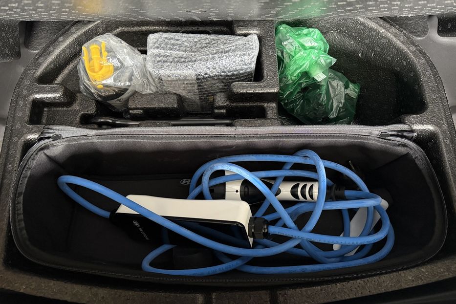 Продам Hyundai Kona 64kWhМакс.комплектація PREMIUM 2021 года в Львове