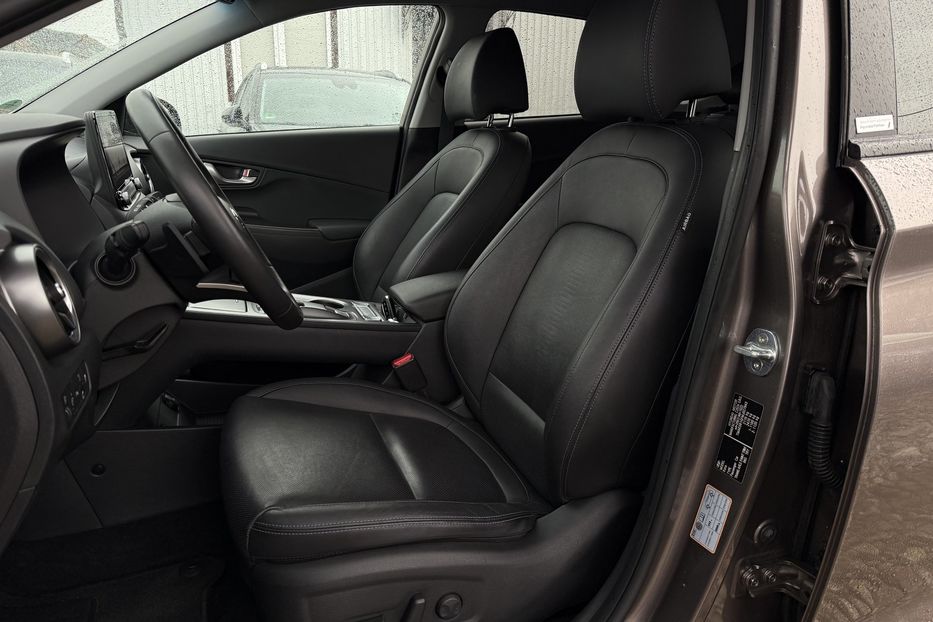 Продам Hyundai Kona 64kWhМакс.комплектація PREMIUM 2021 года в Львове