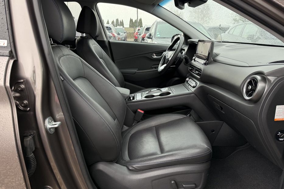 Продам Hyundai Kona 64kWhМакс.комплектація PREMIUM 2021 года в Львове