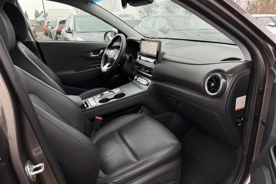 Продам Hyundai Kona 64kWhМакс.комплектація PREMIUM 2021 года в Львове