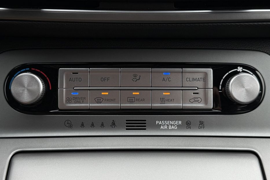 Продам Hyundai Kona 64kWhМакс.комплектація PREMIUM 2021 года в Львове