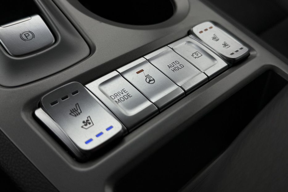 Продам Hyundai Kona 64kWhМакс.комплектація PREMIUM 2021 года в Львове