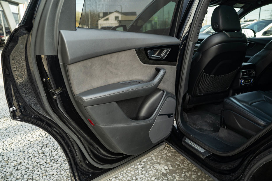 Продам Audi Q7 Prestige 2017 года в Черновцах